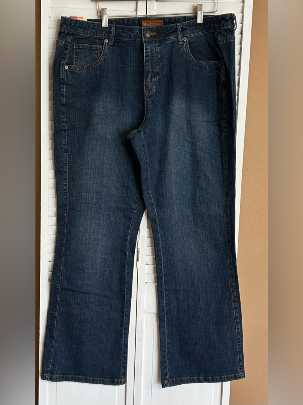 LEE Lower Rise Slight flare stretch Womens Size 20W NWT slimming blue jeans - Picture 3 of 6